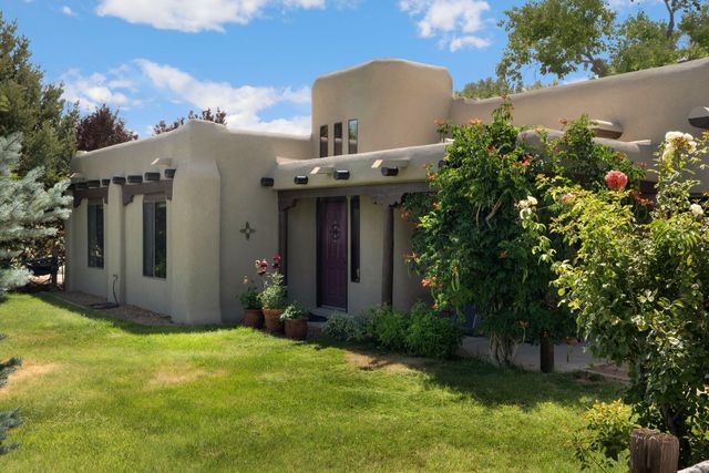 100 Sherlock Court, Corrales, NM 87048