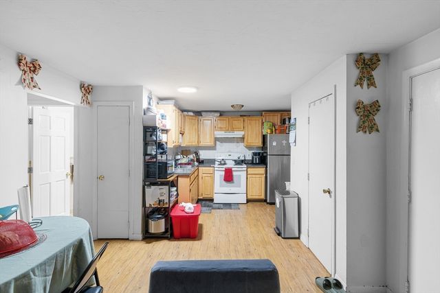 69 W Elm Ter 1, Brockton, MA 02301