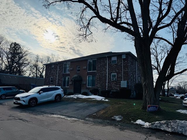 69 W Elm Ter 1, Brockton, MA 02301