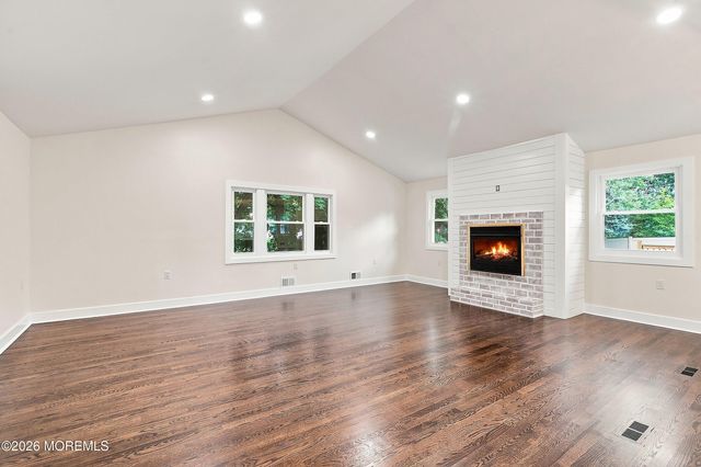 17 Mohawk Drive, Matawan, NJ 07747