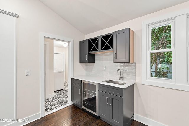 17 Mohawk Drive, Matawan, NJ 07747