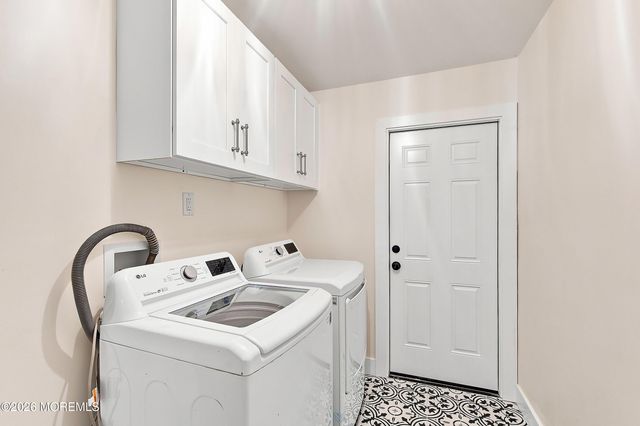 17 Mohawk Drive, Matawan, NJ 07747
