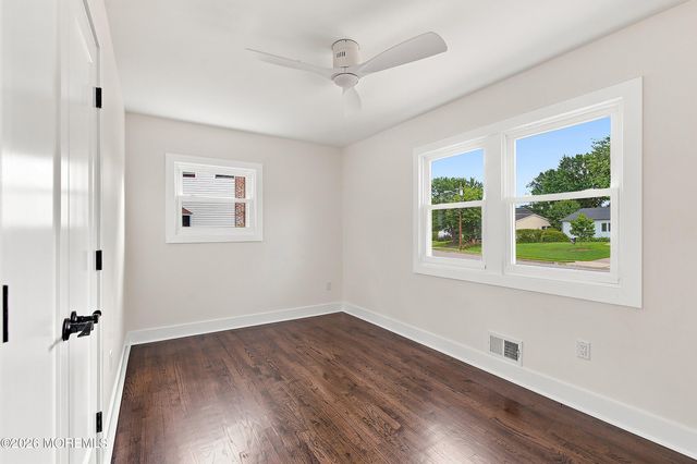 17 Mohawk Drive, Matawan, NJ 07747