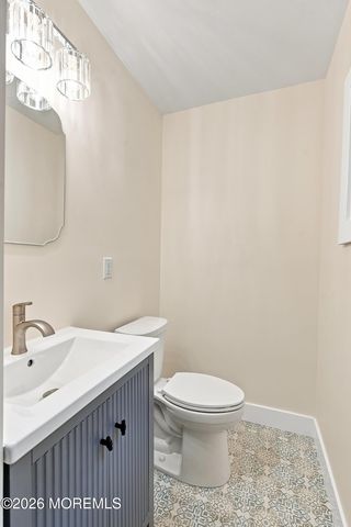 17 Mohawk Drive, Matawan, NJ 07747