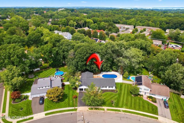 17 Mohawk Drive, Matawan, NJ 07747