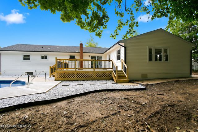 17 Mohawk Drive, Matawan, NJ 07747