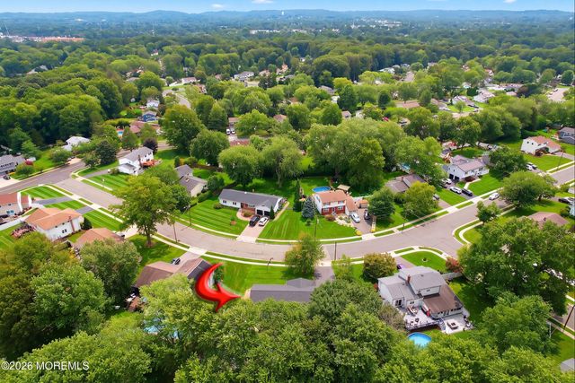 17 Mohawk Drive, Matawan, NJ 07747