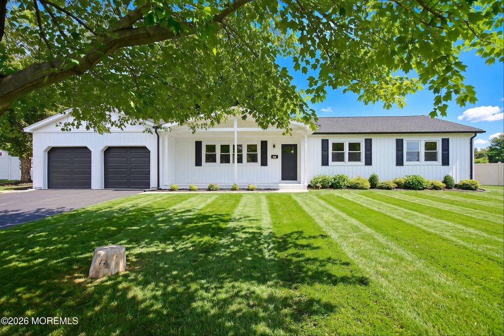 17 Mohawk Drive, Matawan, NJ 07747
