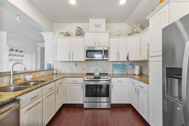 1000 Imperial St, Portland, TX 78374