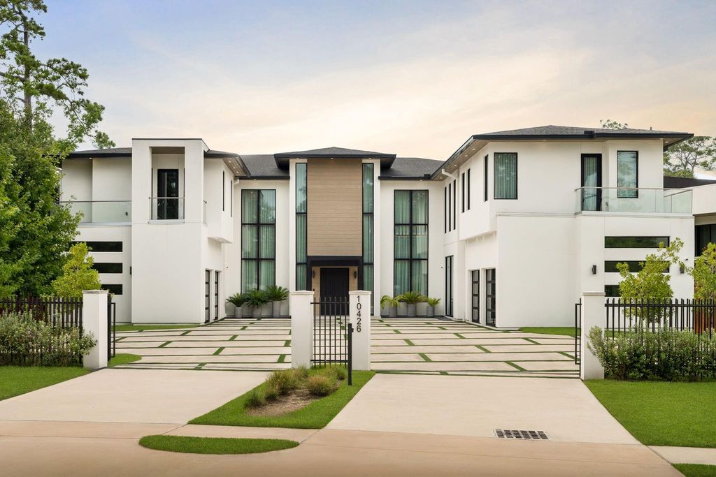 10426 Memorial Drive, Houston, TX 77024