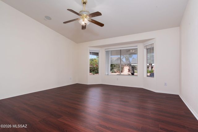 1047 N Cowboy Canyon Drive, Green Valley, AZ 85614