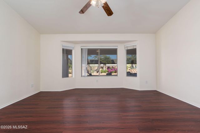 1047 N Cowboy Canyon Drive, Green Valley, AZ 85614