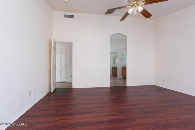 1047 N Cowboy Canyon Drive, Green Valley, AZ 85614