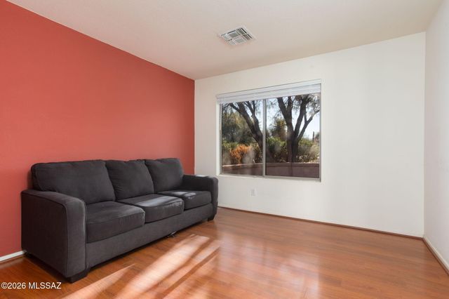 1047 N Cowboy Canyon Drive, Green Valley, AZ 85614