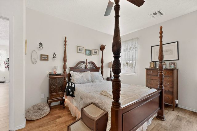 2700 Rio Del Norte, Santa Fe, NM 87507