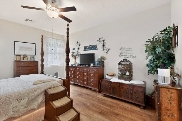 2700 Rio Del Norte, Santa Fe, NM 87507