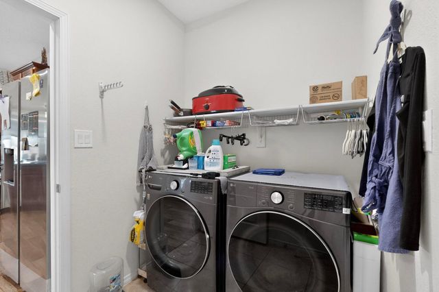 2700 Rio Del Norte, Santa Fe, NM 87507