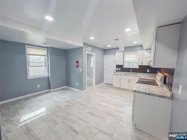 413 S 16th Street, Newark, NJ 07103