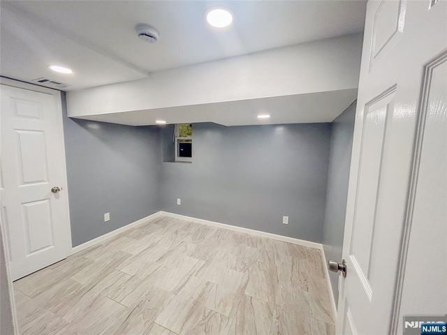 413 S 16th Street, Newark, NJ 07103