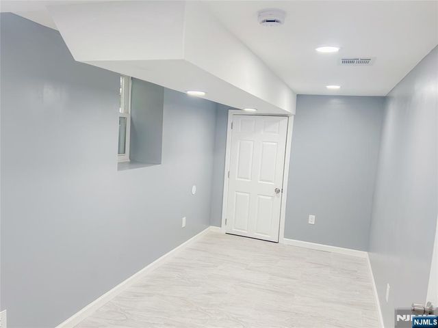 413 S 16th Street, Newark, NJ 07103