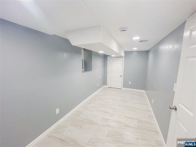 413 S 16th Street, Newark, NJ 07103