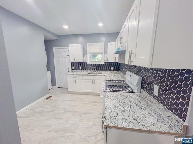 413 S 16th Street, Newark, NJ 07103