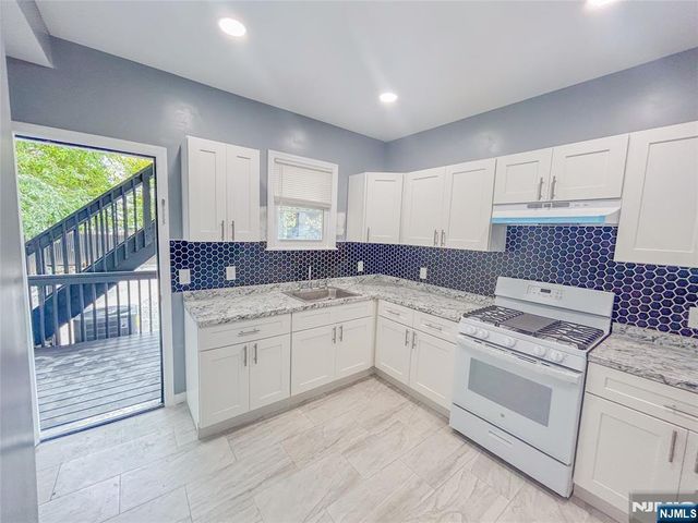 413 S 16th Street, Newark, NJ 07103