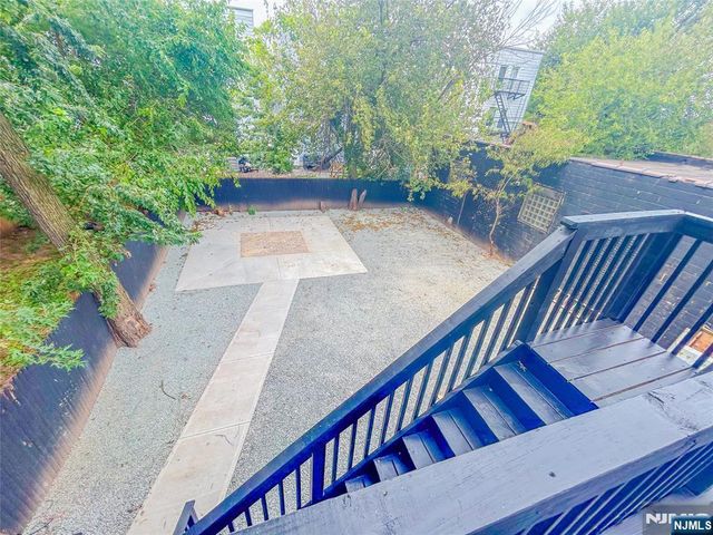 413 S 16th Street, Newark, NJ 07103