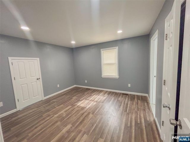 413 S 16th Street, Newark, NJ 07103