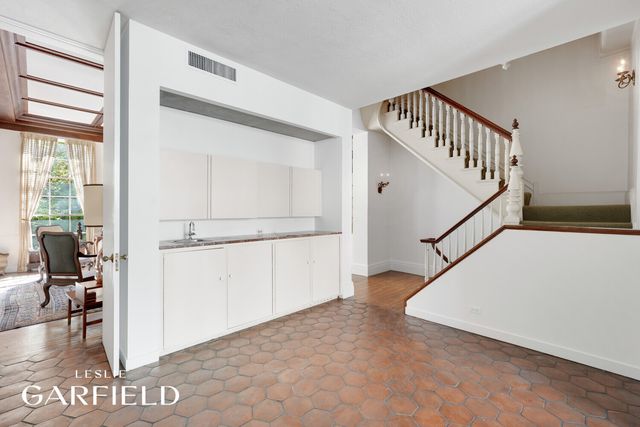 432 E 84TH Street, New York City, NY 10028