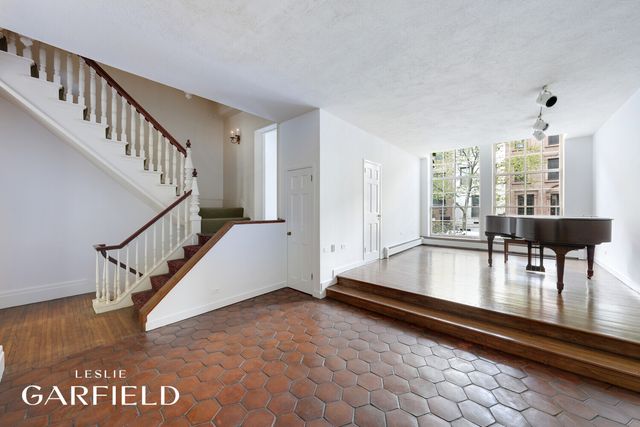432 E 84TH Street, New York City, NY 10028
