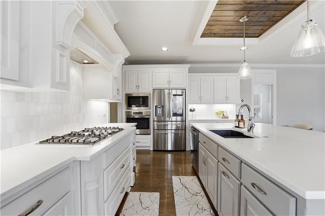 16200 Stearns Street, Overland Park, KS 66221