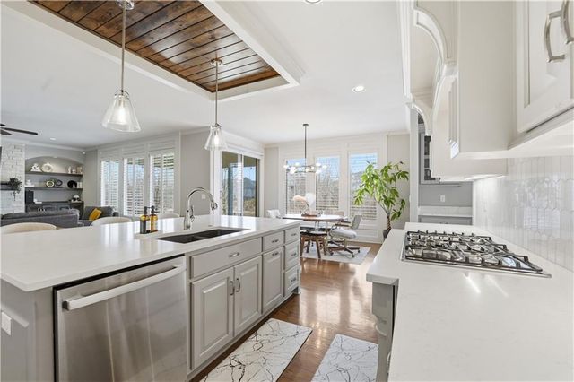 16200 Stearns Street, Overland Park, KS 66221