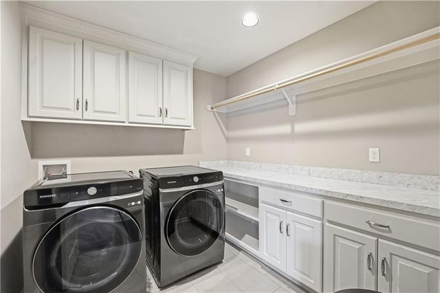 16200 Stearns Street, Overland Park, KS 66221