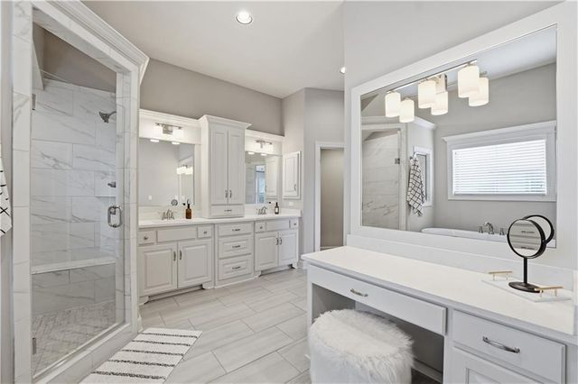 16200 Stearns Street, Overland Park, KS 66221