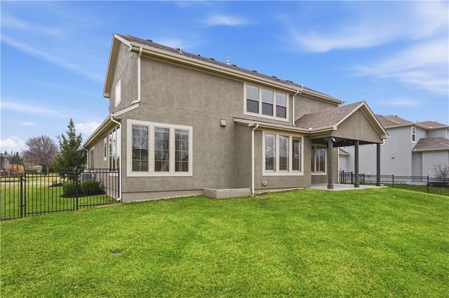 16200 Stearns Street, Overland Park, KS 66221