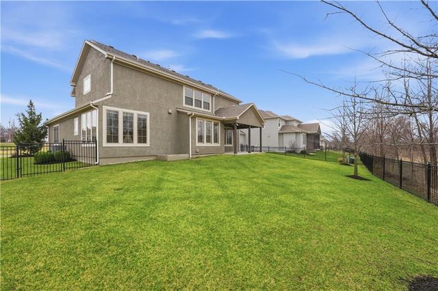 16200 Stearns Street, Overland Park, KS 66221