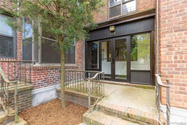 150 S Middle Neck Road 1B, Great Neck, NY 11021