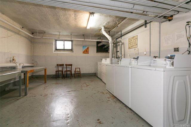 150 S Middle Neck Road 1B, Great Neck, NY 11021