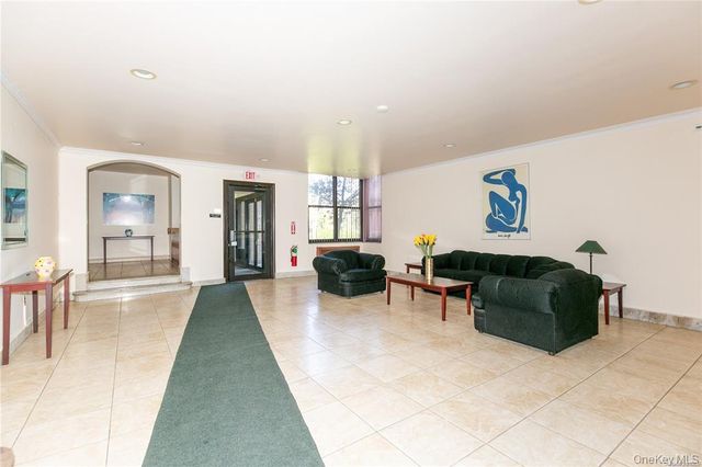 150 S Middle Neck Road 1B, Great Neck, NY 11021