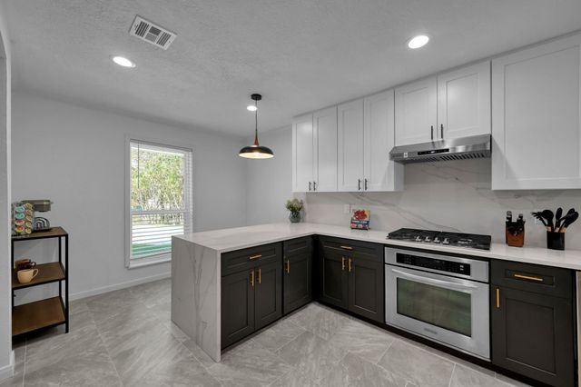 28926 Twisted Oak Drive, Shenandoah, TX 77381