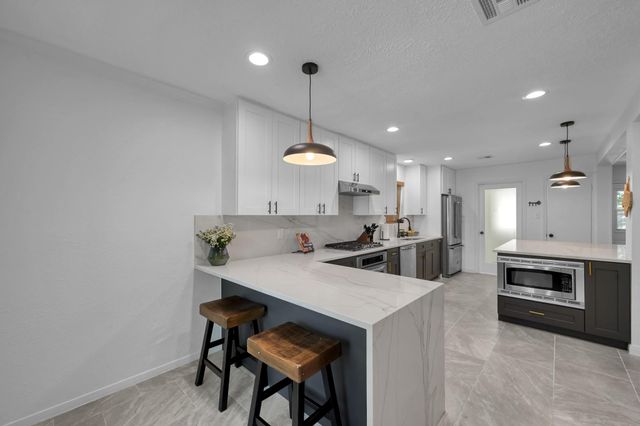 28926 Twisted Oak Drive, Shenandoah, TX 77381