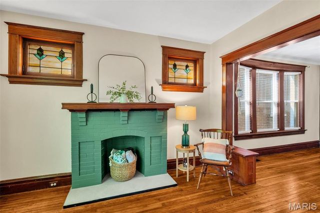 5041 Rosa Avenue, St Louis, MO 63109