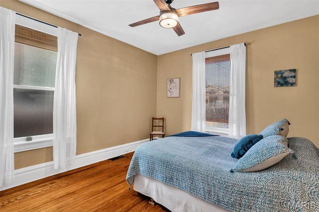 5041 Rosa Avenue, St Louis, MO 63109