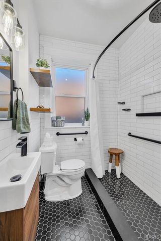 5041 Rosa Avenue, St Louis, MO 63109