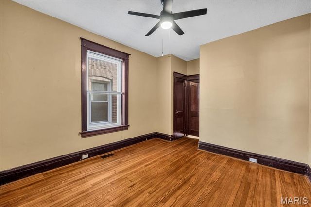 5041 Rosa Avenue, St Louis, MO 63109