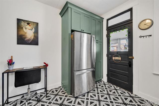 5041 Rosa Avenue, St Louis, MO 63109