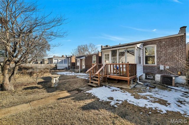 5041 Rosa Avenue, St Louis, MO 63109