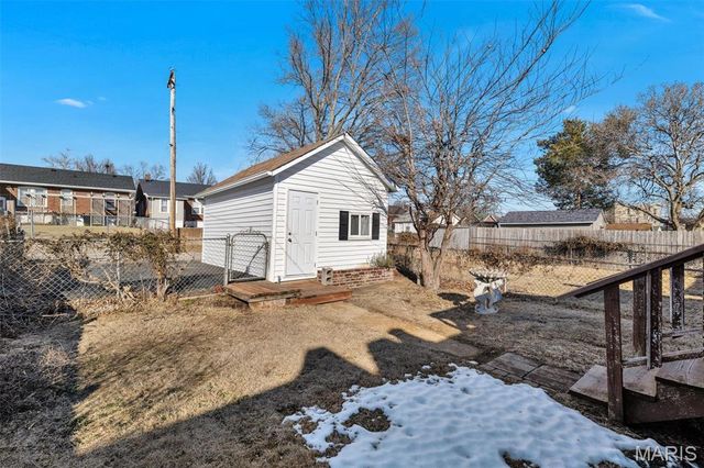 5041 Rosa Avenue, St Louis, MO 63109