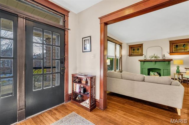 5041 Rosa Avenue, St Louis, MO 63109